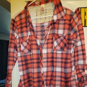 No Boundries flannel w/lace